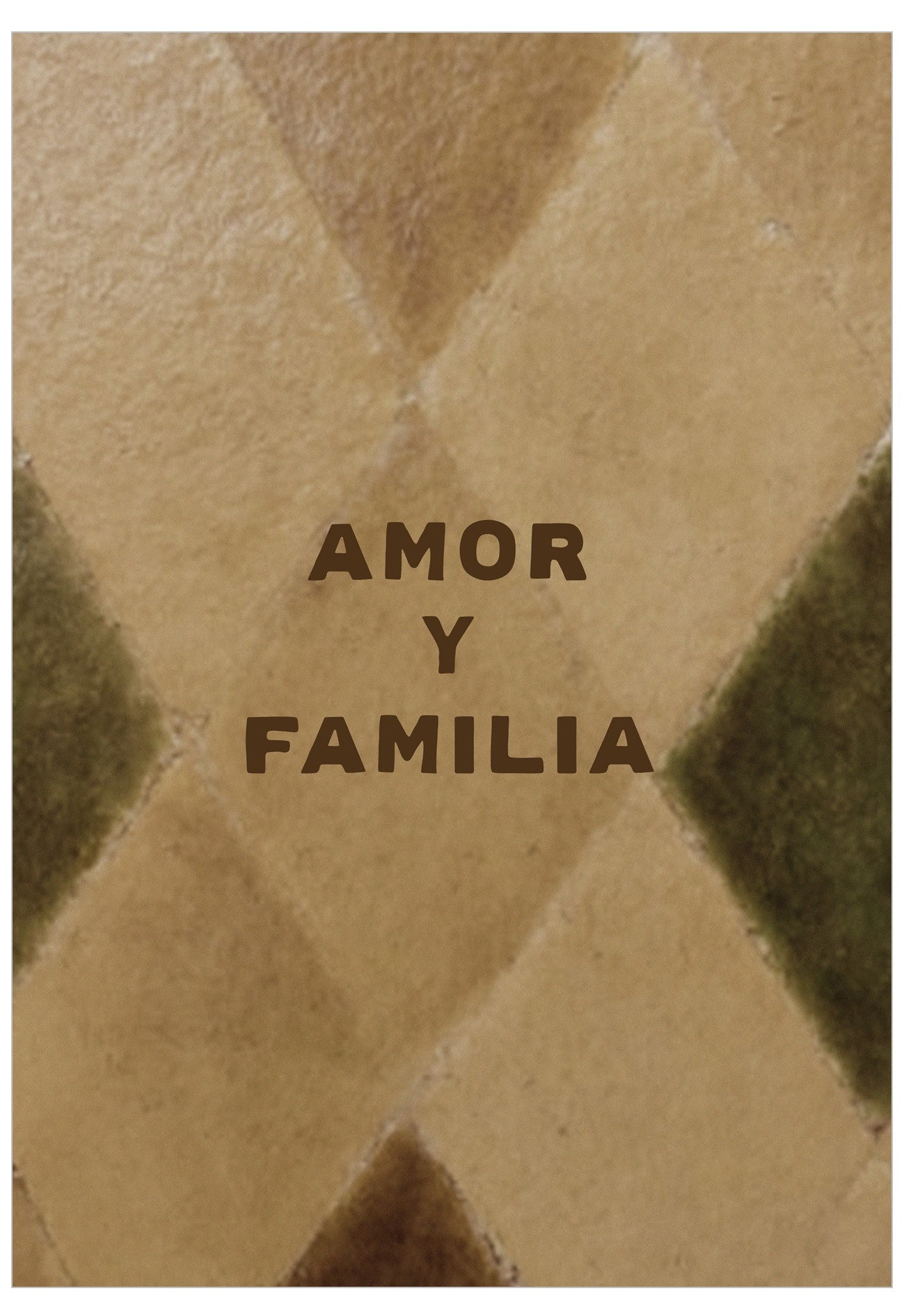 Star-shaped tile with 'AMOR Y FAMILIA' text on a textured beige background
