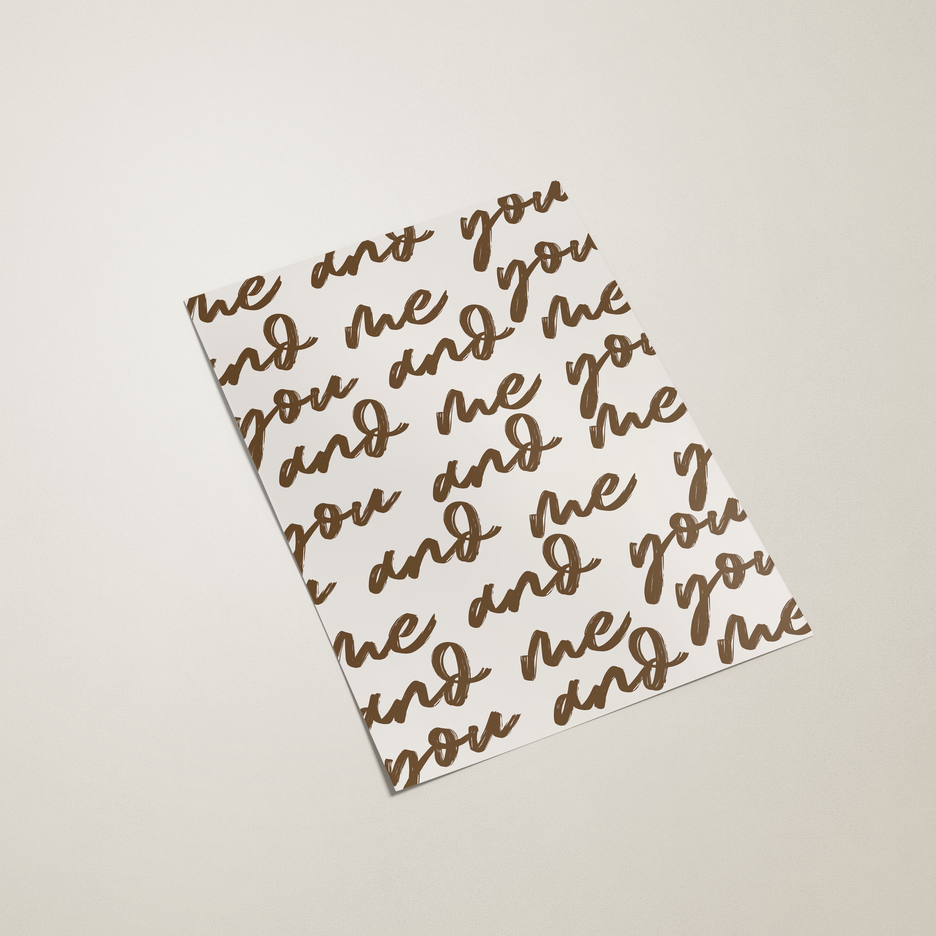 Card with 'I'm in love with you' text on a beige background